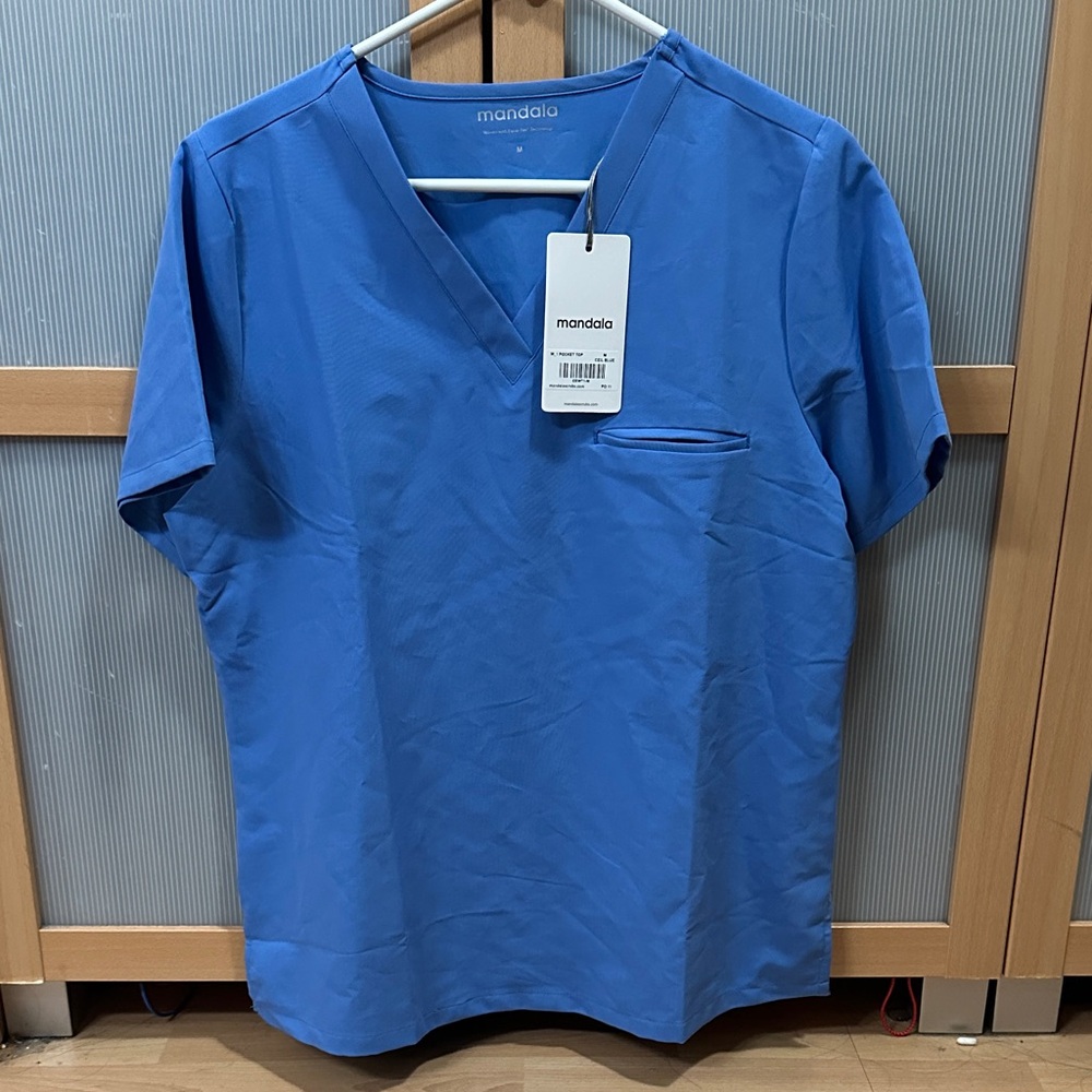 NWT Ciel Blue Mandala Women's One Pocket Scrub Top Medium